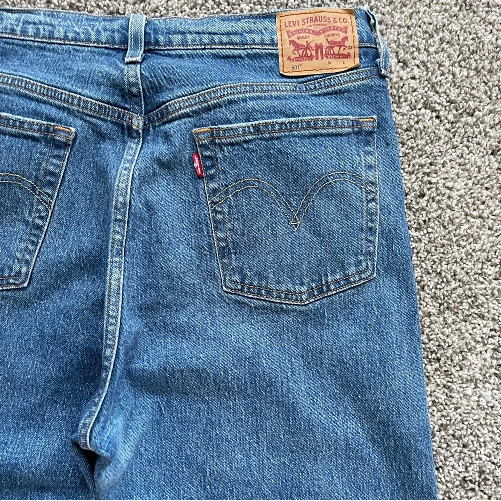 Levi's 501 Original Straight Leg Button Fly Stretch Jeans Medium Wash 32x30